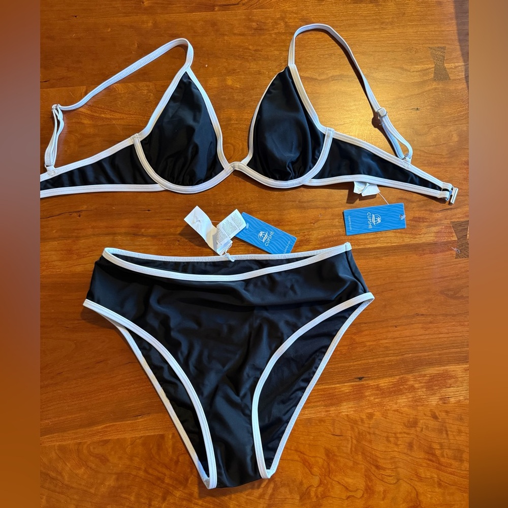 New with tags Cupshe high waisted Black and White Bikini Set